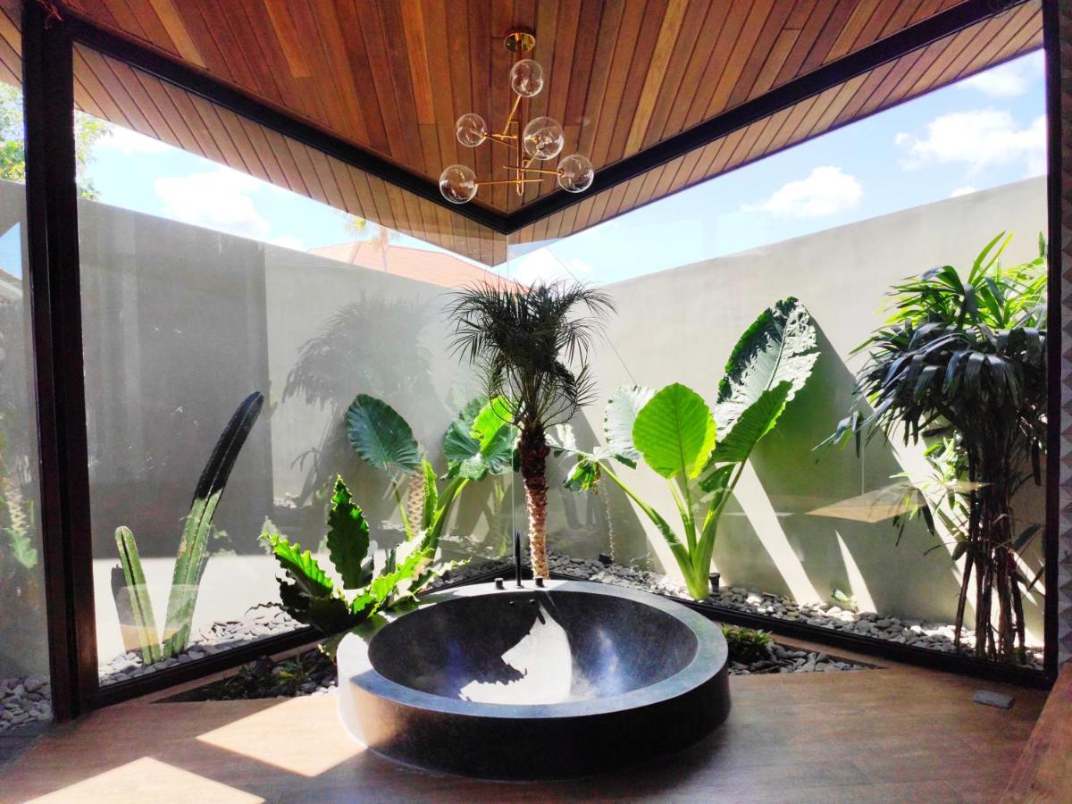 Villa Feh Bali By House Of Winds - Neo Tropical Eden Near Canggu Kerobokan Buitenkant foto
